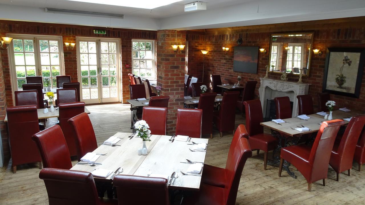 The Furze Bush Inn Newbury  Kültér fotó