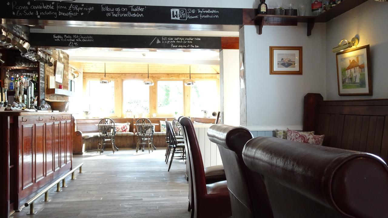 The Furze Bush Inn Newbury  Kültér fotó