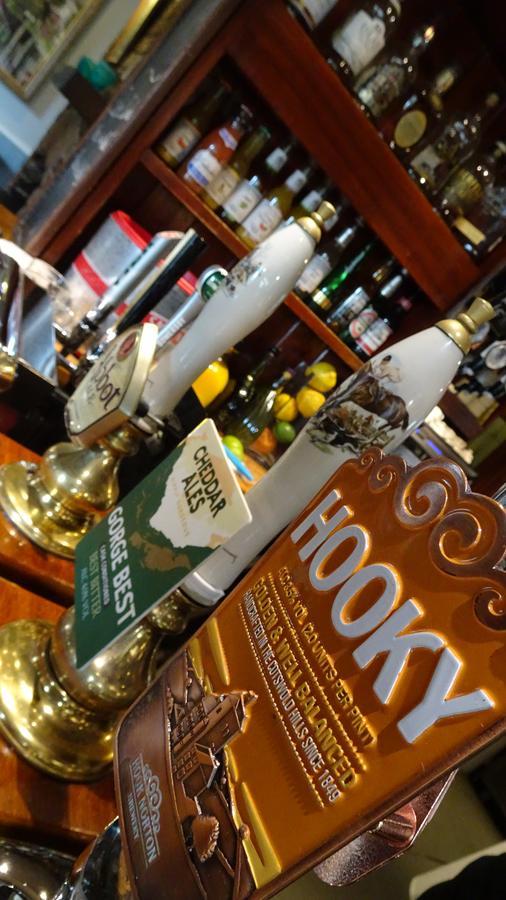 The Furze Bush Inn Newbury  Kültér fotó